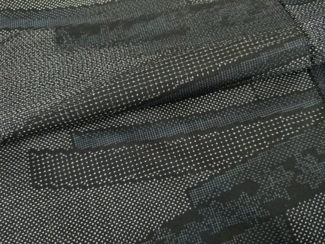 平和屋着物●本場大島紬　一元絣　幾何学花文　黒地　正絹　逸品　未使用　AABG5390cs