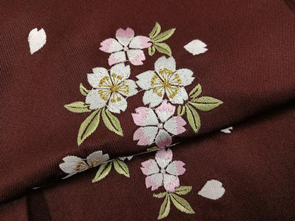 平和屋着物●女性　行灯袴　刺繍　舞桜文　金糸　洗える着物　AABG5722ph