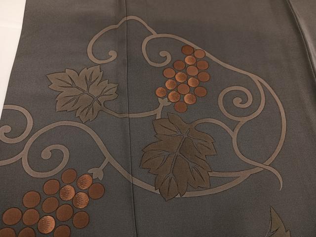 平和屋着物●訪問着　刺繍　ろうけつ染め　葡萄唐草文　正絹　逸品　AABG5754ph