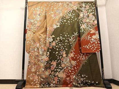 平和屋着物●豪華振袖　駒刺繍　草花文　金彩　正絹　逸品　AABG5759ph