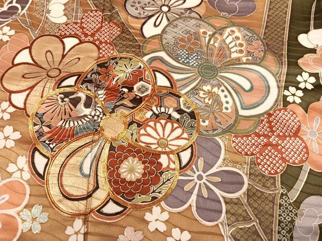 平和屋着物●豪華振袖　駒刺繍　草花文　金彩　正絹　逸品　AABG5759ph