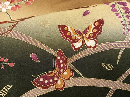 平和屋着物●豪華振袖　駒刺繍　舞蝶草花文　暈し染め　金彩　正絹　逸品　AABG5768ph