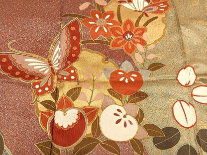 平和屋着物●豪華振袖　駒刺繍　雪輪花蝶文　金彩　ロング丈　正絹　逸品　AABG5773ph
