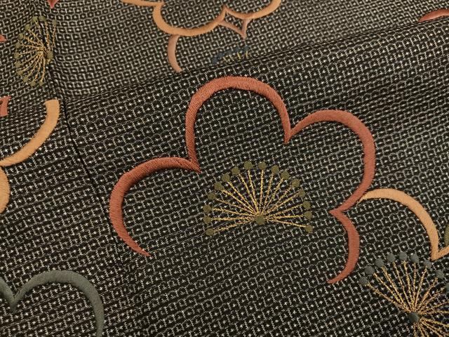 平和屋着物●本場大島紬　訪問着　刺繍　100亀甲　総詰め　梅　金糸　正絹　逸品　AABG5789ph