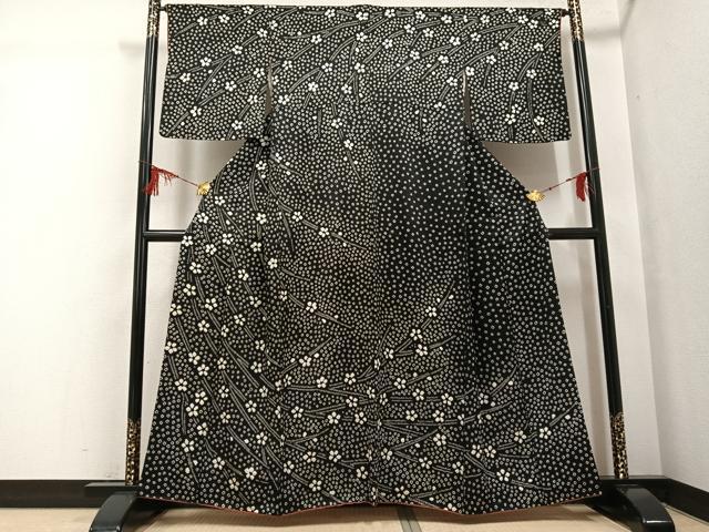 平和屋着物●訪問着　絞り　舞花文　黒地　金彩　正絹　逸品　AABG5795ph