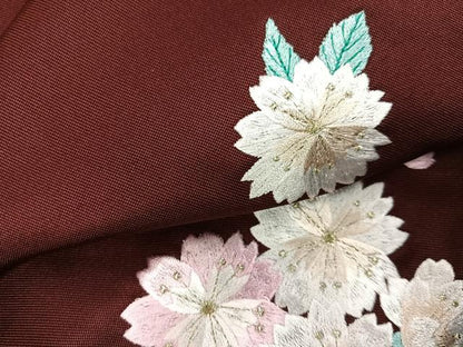 平和屋着物●女性　行灯袴　刺繍　舞桜文　洗える着物　未使用　AABG5798ph