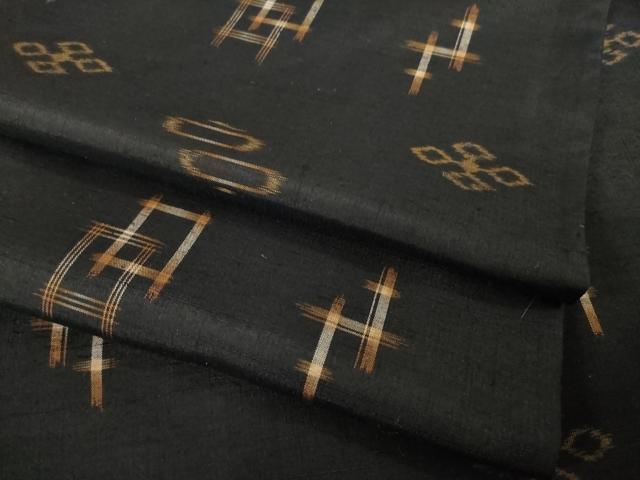 平和屋着物●上質な紬　琉球絣文様　黒地　正絹　逸品　AABG5801ck