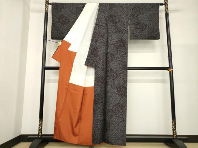 平和屋着物●本場結城紬　重要無形文化財　100亀甲　割付き花唐草文　正絹　逸品　AABG5803ck
