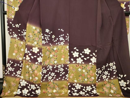 平和屋着物●豪華振袖　駒刺繍　市松花蝶文　暈し染め　金彩　ロング丈　正絹　逸品　AABG5812ck