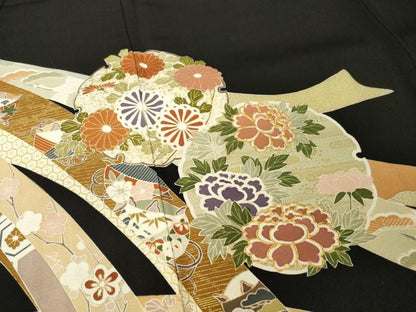 平和屋着物●創業460年・千總　黒留袖　友禅　駒刺繍　雪輪几帳花文　鶴　金彩　三越扱い　正絹　逸品　AABG5817ck
