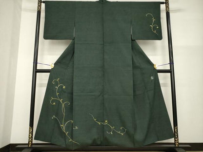 平和屋着物●創業460年・千總　訪問着　刺繍　本場結城紬地　花唐草文　黒緑色地　正絹　逸品　AABG5839ck