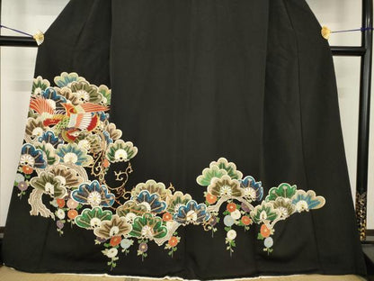 平和屋着物●豪華黒留袖　駒刺繍　鳳凰松文　金彩　三越扱い　正絹　逸品　AABG5871ck