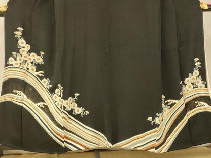 平和屋着物■豪華黒留袖 駒刺繍 草花流水文 金彩 正絹 逸品 AABG6038fw