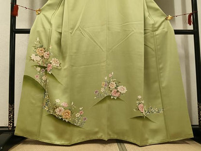 平和屋着物●訪問着　駒刺繍　草花文　金彩　大丸扱い　正絹　逸品　AABG6490ph