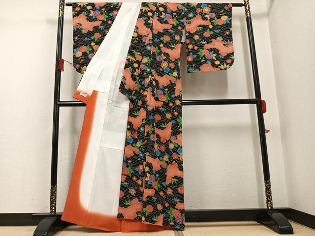 平和屋着物●洗える最高級着物　＜英＞はなぶさ謹製　小紋　立波草花文　黒地　未使用　AABG6506ph 平和屋着物○洗える最高級着物 ＜英＞はなぶさ謹製 小紋 立波草花文 黒地