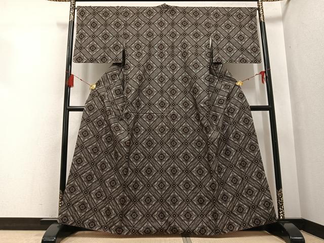 平和屋着物●本場大島紬　龍郷絣　花菱文　正絹　逸品　AABG6510ph