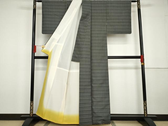 平和屋着物●本場縞大島紬　格子　黒地　正絹　逸品　AABG6565cs