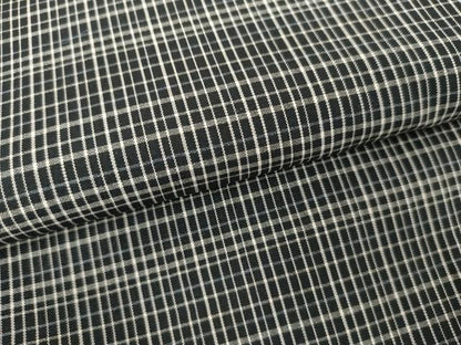 平和屋着物●本場縞大島紬　格子　黒地　正絹　逸品　AABG6565cs