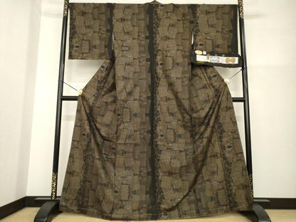 平和屋着物●本場大島紬　純泥染　色紙重ね花文　手織り　カタス7マルキ　黒地　興紬商店　証紙付き　正絹　逸品　AABG6939ck
