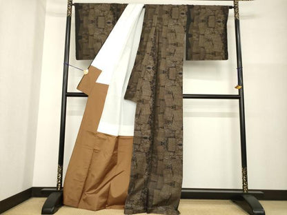 平和屋着物●本場大島紬　純泥染　色紙重ね花文　手織り　カタス7マルキ　黒地　興紬商店　証紙付き　正絹　逸品　AABG6939ck