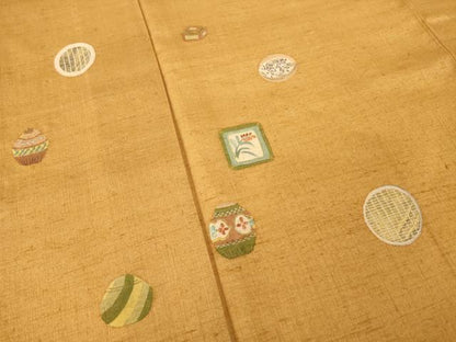 平和屋着物●訪問着　結城紬地　手描き　刺繍　器物文　金彩　正絹　逸品　AABG6966ck