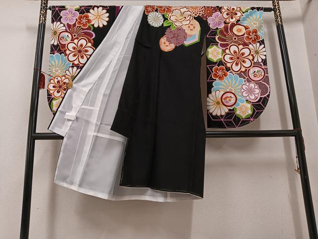 平和屋着物●小振袖　二尺袖　兎花文　黒地　金彩　洗える着物　未使用　AABG7091ph