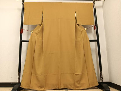 平和屋着物●上質な色無地　黄土色　やまと誂製　正絹　逸品　AABG7100ph