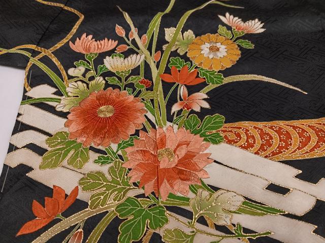 平和屋着物●豪華振袖　駒刺繍　草花文　黒地　金彩　正絹　逸品　未使用　AABG7128ph
