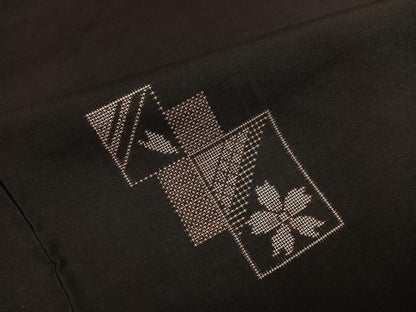 平和屋着物●本場大島紬　地空き　カタス9マルキ　夜桜文　正絹　逸品　AABG7345ph