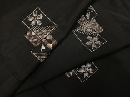 平和屋着物●本場大島紬　地空き　カタス9マルキ　夜桜文　正絹　逸品　AABG7345ph