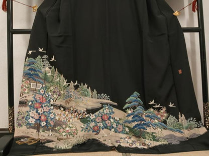 平和屋着物●豪華黒留袖　友禅　作家物　松竹梅風景飛鳥文　ロング丈　正絹　逸品　AABG7533ph