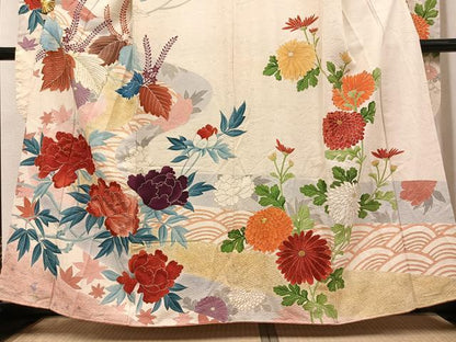 平和屋着物●セミアンティーク　振袖　駒刺繍　草花文　金彩　正絹　逸品　AABG7556ph