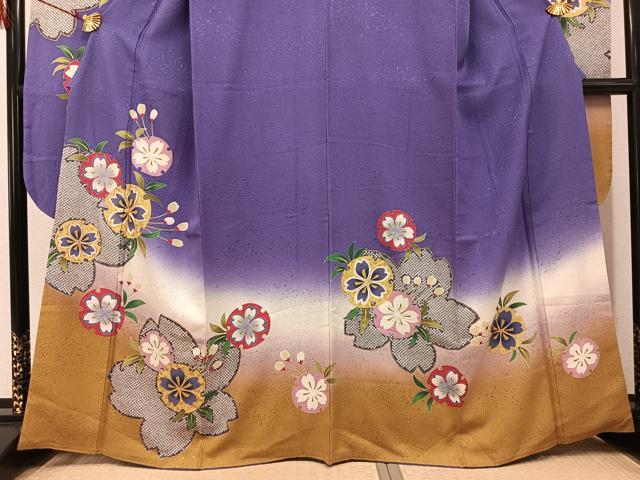 平和屋着物●豪華振袖　駒刺繍　雪輪桜文　暈し染め　金彩　正絹　逸品　AABG7573ph