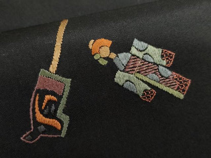 平和屋着物●総刺繍　紬　玩具文　黒地　金糸　正絹　逸品　未使用　AABG7874cs