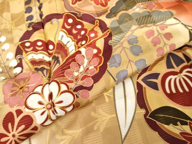 平和屋着物●豪華振袖　駒刺繍　雪輪花蝶丸文　暈し染め　金彩　三越扱い　正絹　逸品　AABG8003cs