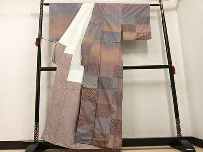 平和屋着物●訪問着　紬地　市松吉祥草花文　暈し染め　正絹　逸品　AABG8555ph