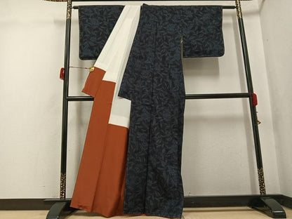 平和屋着物●本場結城紬　重要無形文化財　100亀甲　草花文　正絹　逸品　未使用　AABG8556ph