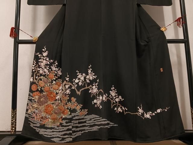 平和屋着物●豪華黒留袖　友禅　作家物　枝花文　正絹　逸品　AABG9006ph