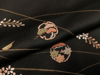 平和屋着物●訪問着　刺繍　手描き　雪輪草花文　黒地　金彩　正絹　逸品　AABG9013ph
