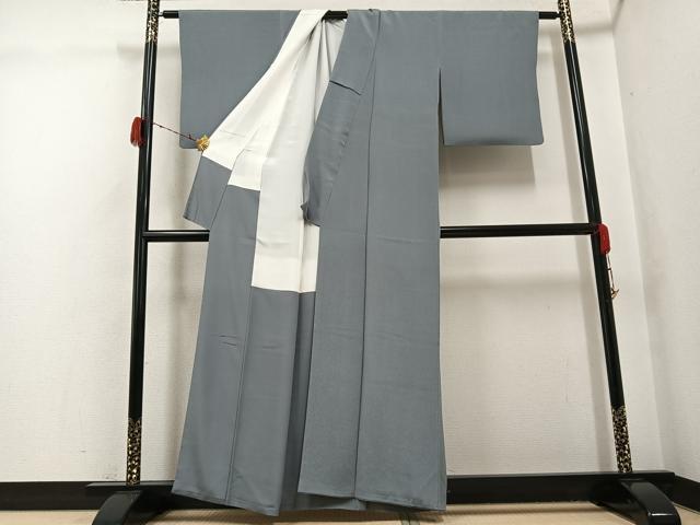 平和屋着物●加賀友禅の巨匠　初代　由水十久　銀座きしや　色無地　灰色　鬼しぼ縮緬　たとう紙付き　正絹　逸品　AABG9025ph