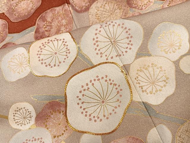 平和屋着物●豪華振袖　駒刺繍　紅白梅　金彩　金通し地　正絹　逸品　AABG9071ph