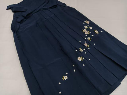 平和屋着物●女性　行灯袴　刺繍　桜　金糸　洗える着物　AABG9076ph