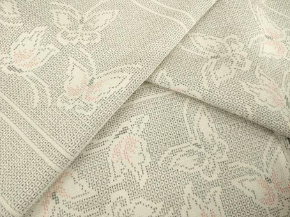 平和屋着物▽本塩沢　単衣　110亀甲　舞蝶文　正絹　逸品　AABG9286ck
