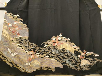 平和屋着物■豪華黒留袖　駒刺繍　流水比較花松文　金彩　正絹　逸品　AABG9393st