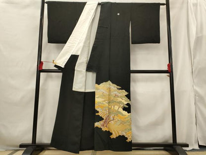 平和屋着物■豪華黒留袖　駒刺繍　笠松文　金彩　金銀糸　正絹　逸品　AABG9412st