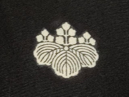 平和屋着物■豪華黒留袖　駒刺繍　飛鶴花松文　金彩　正絹　逸品　AABG9516st