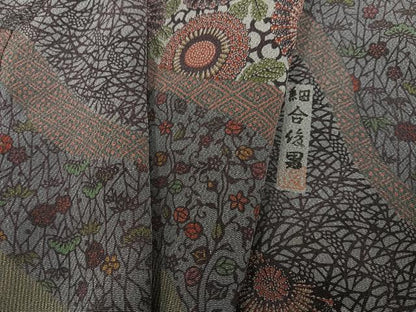 平和屋着物●重要無形文化財・伊勢手彫型本染・細合俊男　小紋　花唐草文　鬼しぼ縮緬　正絹　逸品　AABG9530ph