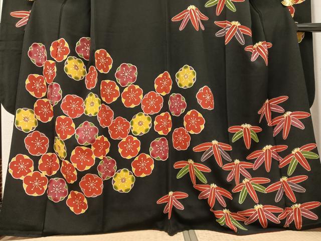 平和屋着物●豪華振袖　紅型　梅笹文　黒地　鬼しぼ縮緬　正絹　逸品　AABG9572ph