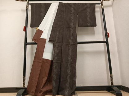 平和屋着物●本場結城紬　重要無形文化財　100亀甲　草木間道　正絹　逸品　AABG9577ph