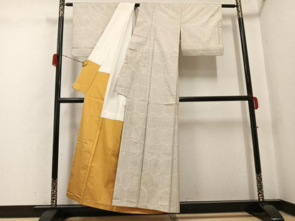 平和屋着物●本場大島紬　白大島　一元絣　亀甲文　正絹　逸品　AABG9586ph